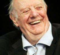 “Se n’è andato mistero buffo”: la Biblioteca Comunale espone i libri di Dario Fo