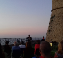 Poesia, musica e danza nel Castello Aragonese